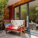 Modern 3 Bedroom Apartment In Brixton