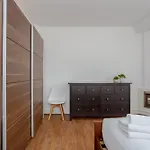 Contemporary 2 Bedroom Flat In Bayswater