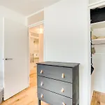 Homely 4 Bedroom House In Brixton
