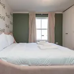 Spacious & Pristine 2Bd Flat - Balham