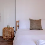 Stylish & Light Victorian 2Bd Flat - Holland Park