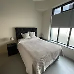 Sleek & Central 1Bd Flat - Battersea Park