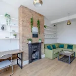 Stylish 1Bd Flat With Private Terrace - Kilburn