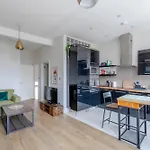 Stylish 1Bd Flat With Private Terrace - Kilburn