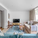 Beautifully Refurbished 2Bd Flat- Clapham