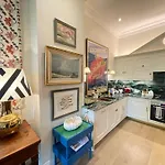 Luxurious & Stylish 2Bd House - Bayswater!