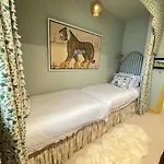 Luxurious & Stylish 2Bd House - Bayswater!