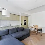 Modern 3 Bedroom Apartment In Tottenham