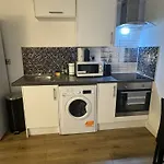 Cozy Two Bedroom Apartment Sleeps 6 Near Camden Market Hw10