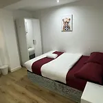 Cozy Two Bedroom Apartment Sleeps 6 Near Camden Market Hw10