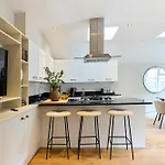 The Fulham Wharf - Glamorous 2Bdr Flat With Garden