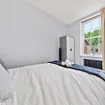 Stylish 2 Bedroom Apartment In Westminster Sleeps 5 With Ac