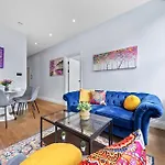 Stylish 2 Bedroom Apartment In Westminster Sleeps 5 With Ac