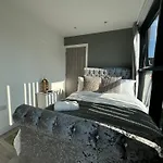 Ft10 Brick Lane Apartment