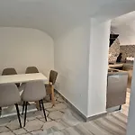 Luxury Two Bedroom Apartment in Westminster