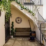 Spacious Family Paddington Flat