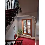 F302-3Rd Floor Studio For 2 Near Hyde Park