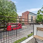 Spacious London Bridge Flat