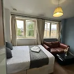 Luxury Room In Central London!6 Bedroom With 2 Bath & Separate Wc!