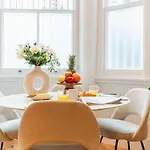 Stylish Apartment South Kensington