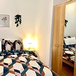 Spacious Double Room Near The City