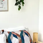 Spacious Double Room Near The City
