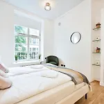 Amazing 3 Bed Apartment Great Portland Street