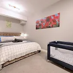 3 Bedroom House In Euston, Patio & Bbq