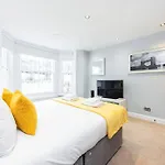 Smart Kensington Retreat 2Br