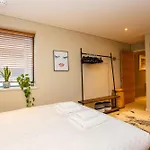 Modern 3 Bedroom Apartment in Paddington