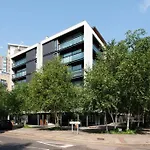 Chic City Living In Stratford A Cozy 2Br Flat