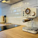 The Nook Londons Swanky Studio With Free Parking