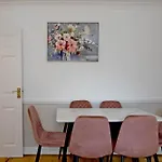 Imperial Horseferry Road Apartment