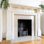 Kensington Tranquility Elegant Two-Bed Retreat