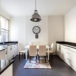 Kensington Tranquility Elegant Two-Bed Retreat