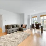 Spacious Two Bedroom Private Apartment In Tower Bridge London Bridge