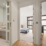 Mysquare South Quay One Bedroom Apartments Canary Wharf