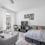One Bed Apartment In Camden