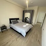 Wembley Stunning Modern Apartments