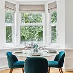 Spacious And Bright 1 Bedroom Flat