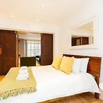 Stylishly Large Camden Apartment B1