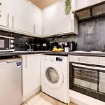 Hyde Park 1 Bedroom Apartment