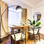 Hyde Park 1 Bedroom Apartment