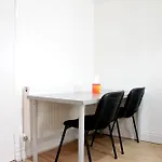 Large Studio Garden Flat On Golders Green Road