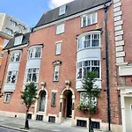 Lovely Studio, 5 Mins To Big Ben, Central London
