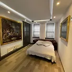 Covent Garden Two Bedroom Flat