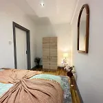 Stylish 1 Bedroom & Livingroom Apartment In Central London