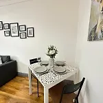Stylish 1 Bedroom & Livingroom Apartment In Central London
