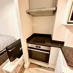 Charming Studio Apartment In Lee