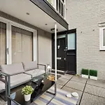 Mews House London With Private Patio & Parking